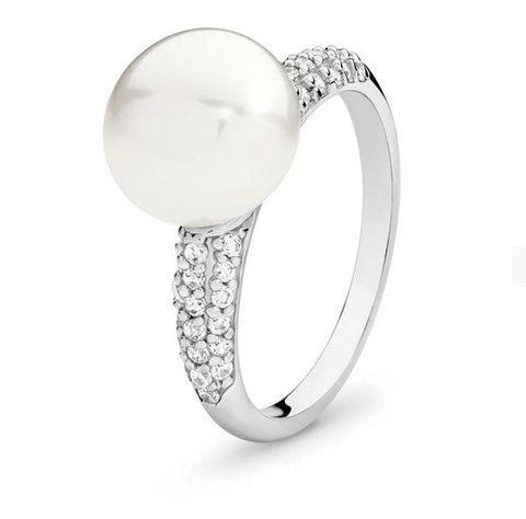 Ikecho 'Josephine' Sterling Silver FreshwaterButton Pearl Ring